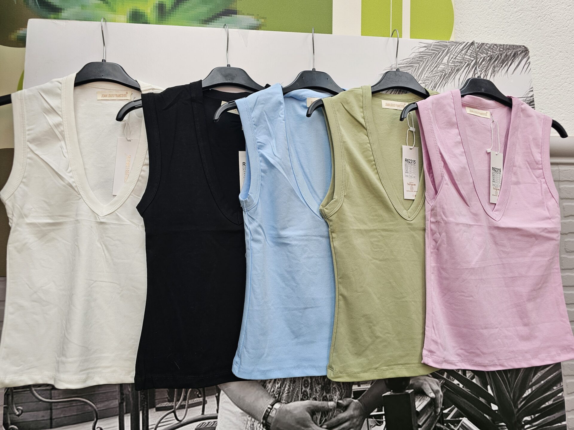 Camiseta Basic V