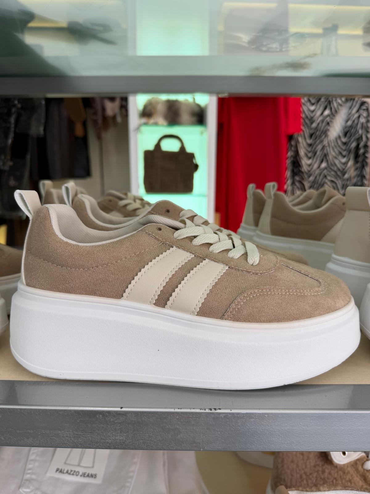 Deportiva Doble Suela Adi