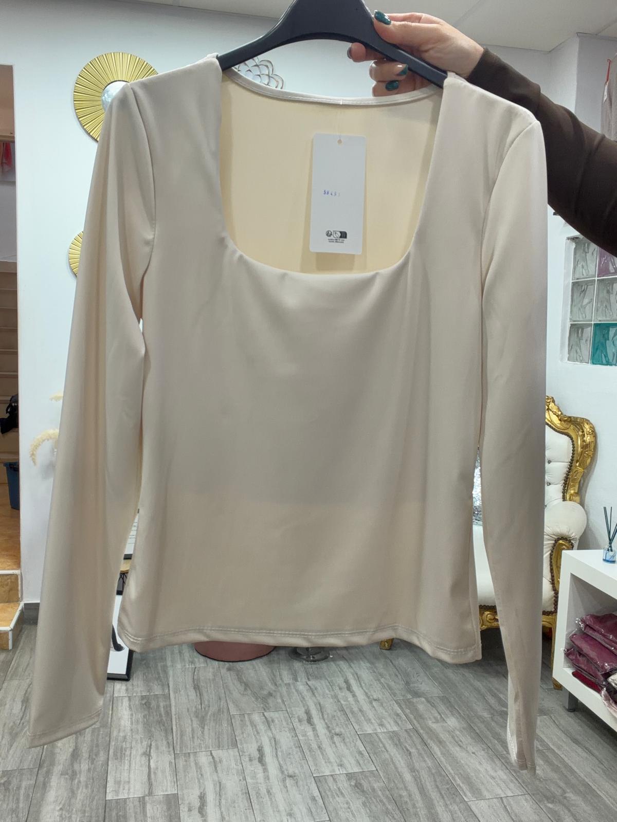 Tienda online ropa mujer en Murcia 9 Camiseta Básica Escote Cuadrado